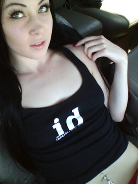 Brunette amateur Sabrina Sins plays with her pussy while inside a car 47772074