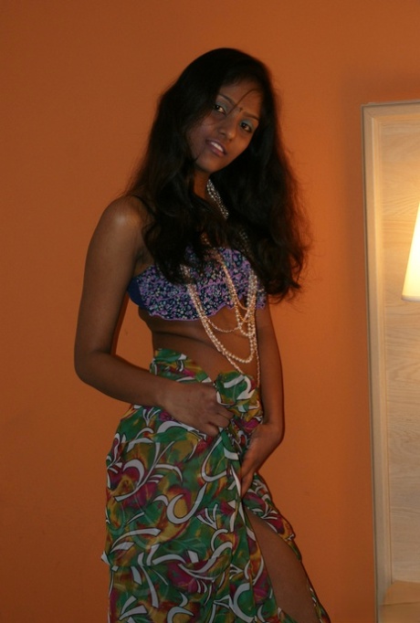 Slender Indian amateur Divya Yogesh exposes natural tits as she gets naked 36505960