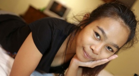 Sweet Thai girl has her natural pussy pumped full of jizz by a Farang 45009614