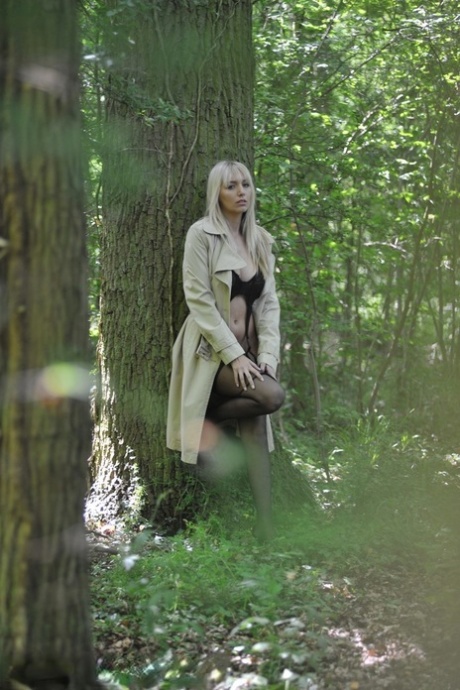 Hot blonde Hayley Marie Coppin looses her nice tits while in the woods 15932674