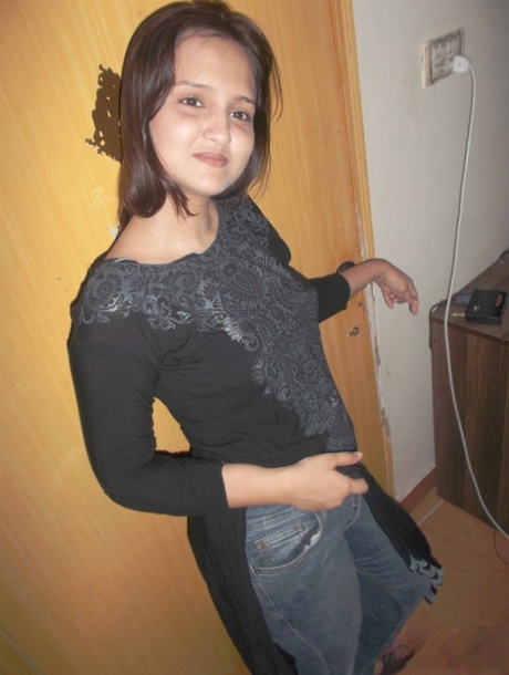 Hot Indian model in tight jeans posing seductively in sexy lace bra 14910154