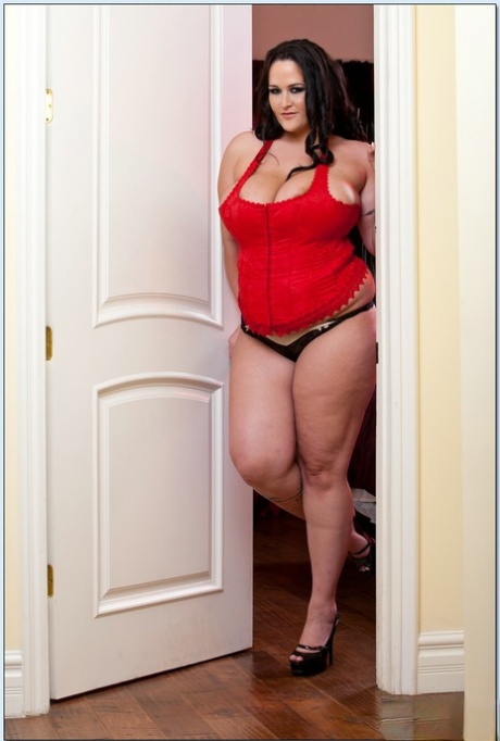 BBW wife Carmella Bing stripping from red corset and squeezing big tits 81364026