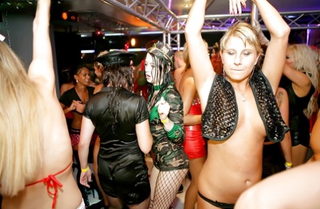 Drunk sluts going wild at the mad party in the night club 27005600